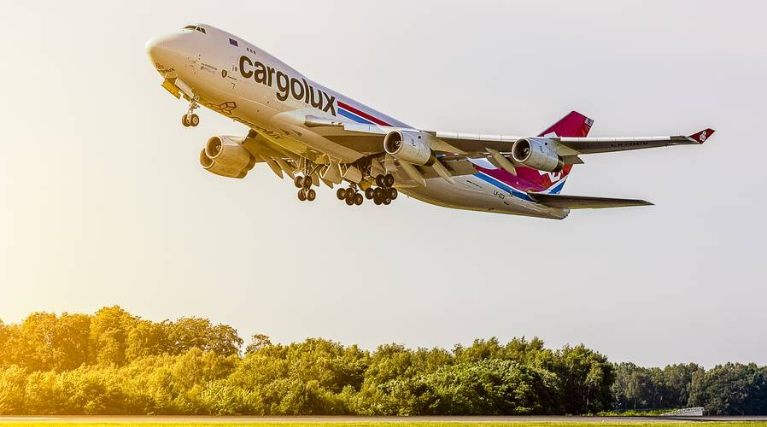 2023-cargolux-summer-school-img.jpg